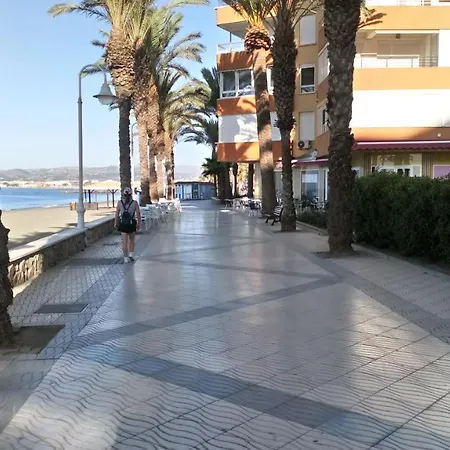 Apartamento Algarrobo Costa شقة ألغاروبو - كوستا